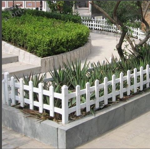 pvc草坪塑钢护栏